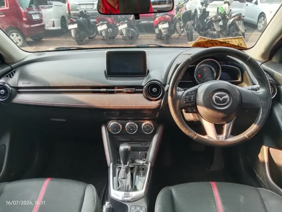 Foto Mobil Bekas Dashboard Mazda 2 1.5 GT Skyactiv tahun 2016